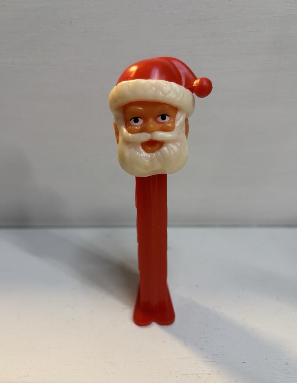 Vintage Santa Claus W/ Eyes Open Footed Christmas PEZ Dispenser